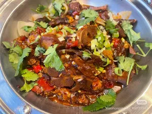 Three Woks - Chinese restaurant in Richmond – fine dining dishes, interior photos, and ambiance.