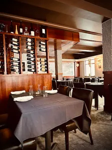 CAFE IL NIDO - Italian restaurant in Downtown Vancouver – fine dining dishes, interior photos, and ambiance.