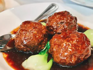 Osmanthus - Chinese restaurant in Richmond – fine dining dishes, interior photos, and ambiance.