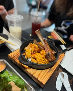 Day Plus Beijing Kitchen - Chinese restaurant – fine dining dishes, interior photos, and ambiance.