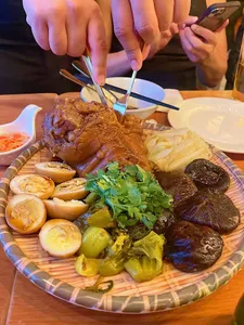 Sip Song Thai Cuisine - Thai restaurant in Vancouver – fine dining dishes, interior photos, and ambiance.