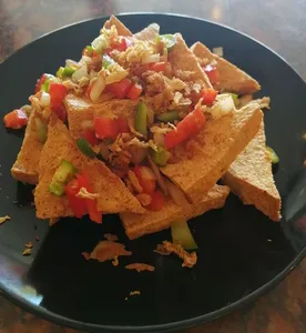 Papaya Hut Restaurant - Thai restaurant in Downtown Vancouver – fine dining dishes, interior photos, and ambiance.