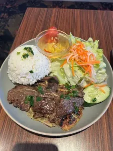 LienHiep Restaurant - Vietnamese restaurant in Vancouver – fine dining dishes, interior photos, and ambiance.