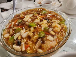 Haiyi Seafood Restaurant - Dim Sum restaurant in Vancouver – fine dining dishes, interior photos, and ambiance.