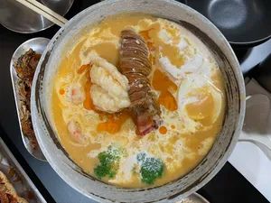 Day Plus Beijing Kitchen - Chinese restaurant – fine dining dishes, interior photos, and ambiance.