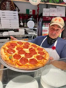 Did's Pizza - Pizza restaurant in Downtown Vancouver – fine dining dishes, interior photos, and ambiance.