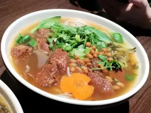 Dingding Restaurant - Chinese restaurant in Downtown Vancouver – fine dining dishes, interior photos, and ambiance.