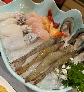 Assorted Seafood at Haidilao Hotpot