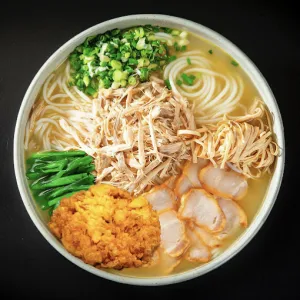 Yunqueen Rice Noodles - Chinese restaurant in Downtown Vancouver – fine dining dishes, interior photos, and ambiance.