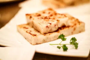 Yue Restaurant - Dim Sum restaurant in Richmond – fine dining dishes, interior photos, and ambiance.