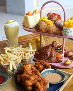 Hazukido Cafe Plus - Cafe restaurant in Richmond – fine dining dishes, interior photos, and ambiance.