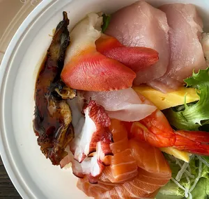 Sushi Bros - Japanese & Sushi restaurant in Downtown Vancouver – fine dining dishes, interior photos, and ambiance.