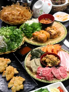 Crab Hot Lau Granville - Vietnamese restaurant in Vancouver – fine dining dishes, interior photos, and ambiance.