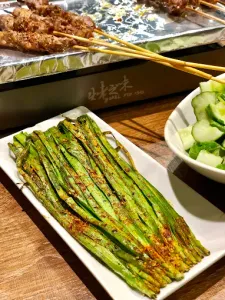 Li's China Grill - BBQ restaurant in Vancouver – fine dining dishes, interior photos, and ambiance.