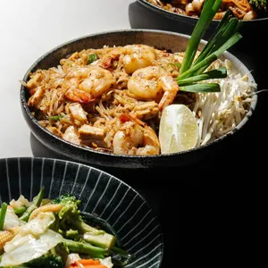 Sawasdee Thai Restaurant - Thai restaurant in Vancouver – fine dining dishes, interior photos, and ambiance.