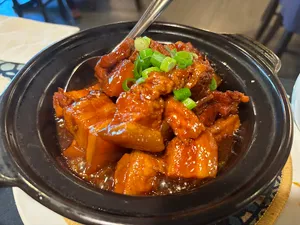 Alvin Garden - Chinese restaurant in Burnaby – fine dining dishes, interior photos, and ambiance.