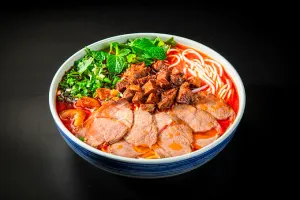 Yunqueen Rice Noodles - Chinese restaurant in Downtown Vancouver – fine dining dishes, interior photos, and ambiance.