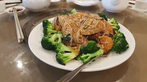 Haiyi Seafood Restaurant - Dim Sum restaurant in Vancouver – fine dining dishes, interior photos, and ambiance.