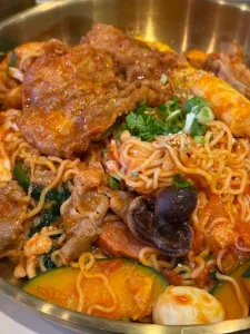 Drama Hot Pot Hot Pot restaurant in Richmond – fine dining dishes, interior photos, and ambiance.