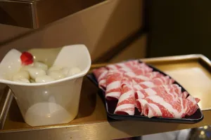 Haidilao Hotpot West Broadway Hot Pot restaurant in Vancouver – fine dining dishes, interior photos, and ambiance.