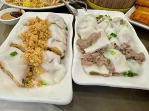 Haiyi Seafood Restaurant - Dim Sum restaurant in Vancouver – fine dining dishes, interior photos, and ambiance.