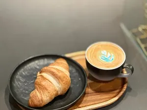 Caffe W West Broadway - Cafe restaurant in Vancouver – fine dining dishes, interior photos, and ambiance.