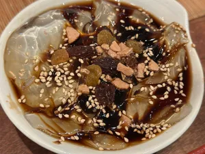 Review photo uploaded by HXD at Flower & House in Spring