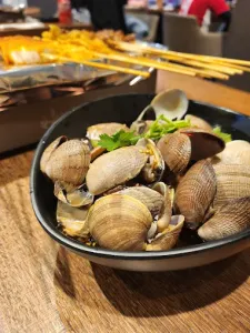 Li's China Grill - BBQ restaurant in Vancouver – fine dining dishes, interior photos, and ambiance.