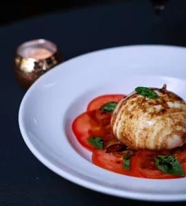 CAFE IL NIDO - Italian restaurant in Downtown Vancouver – fine dining dishes, interior photos, and ambiance.