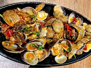 Li's China Grill - BBQ restaurant in Vancouver – fine dining dishes, interior photos, and ambiance.