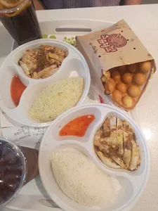 Bubble Waffle Cafe Marine Gateway - Taiwanese & HK Cafe restaurant in Vancouver – fine dining dishes, interior photos, and ambiance.