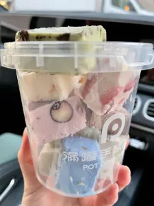 Pot O‘Yogurt - Dessert restaurant in Richmond – fine dining dishes, interior photos, and ambiance.