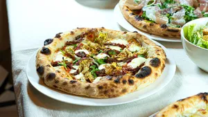 Pizza Garden Metrotown - Pizza restaurant in Burnaby – fine dining dishes, interior photos, and ambiance.