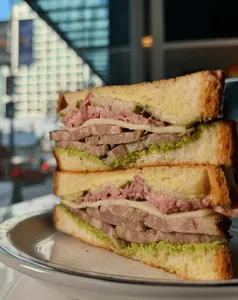 cafeclub. - Cafe restaurant in Downtown Vancouver – fine dining dishes, interior photos, and ambiance.