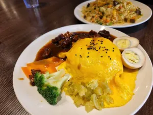 Dingding Restaurant - Chinese restaurant in Downtown Vancouver – fine dining dishes, interior photos, and ambiance.