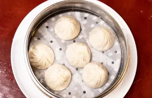 Z&W Shanghai Kitchen - Chinese restaurant in Vancouver – fine dining dishes, interior photos, and ambiance.