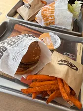 Review photo uploaded by Mila🌼💛 at A&W Canada