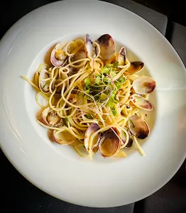 CAFE IL NIDO - Italian restaurant in Downtown Vancouver – fine dining dishes, interior photos, and ambiance.