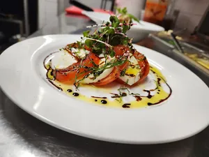 CAFE IL NIDO - Italian restaurant in Downtown Vancouver – fine dining dishes, interior photos, and ambiance.