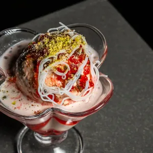 P2P indian restaurant Yaletown - Indian restaurant in Downtown Vancouver – fine dining dishes, interior photos, and ambiance.