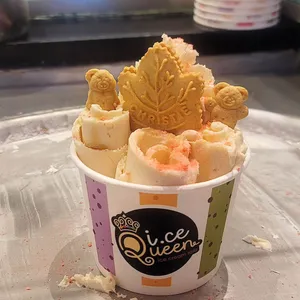 I.ce Queen - Dessert restaurant in Richmond – fine dining dishes, interior photos, and ambiance.