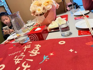 Review photo uploaded by Realhaige at Haidilao Hotpot West Broadway