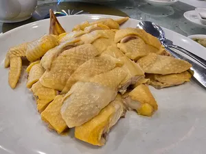 Haiyi Seafood Restaurant - Dim Sum restaurant in Vancouver – fine dining dishes, interior photos, and ambiance.