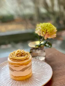 M.E Concept Cakes - Dessert restaurant in Vancouver – fine dining dishes, interior photos, and ambiance.