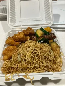 Famous wok - Chinese restaurant in Downtown Vancouver – fine dining dishes, interior photos, and ambiance.