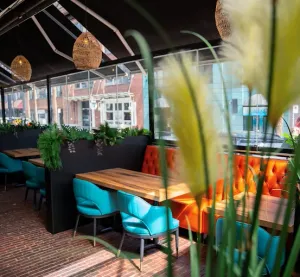 P2P indian restaurant Yaletown - Indian restaurant in Downtown Vancouver – fine dining dishes, interior photos, and ambiance.