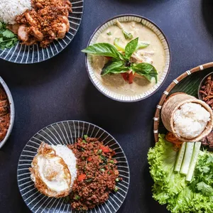 Sawasdee Thai Restaurant - Thai restaurant in Vancouver – fine dining dishes, interior photos, and ambiance.