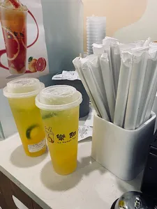 Le Sweet Tea - Bubble Tea restaurant in Richmond – fine dining dishes, interior photos, and ambiance.