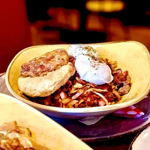 Deacon's Corner - North American restaurant in Vancouver – fine dining dishes, interior photos, and ambiance.