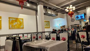 Jade Dynasty Restaurant Chinese restaurant in Downtown Vancouver – fine dining dishes, interior photos, and ambiance.